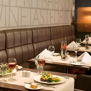 https://novotel-dusseldorf-city-west.topcolognehotels.com